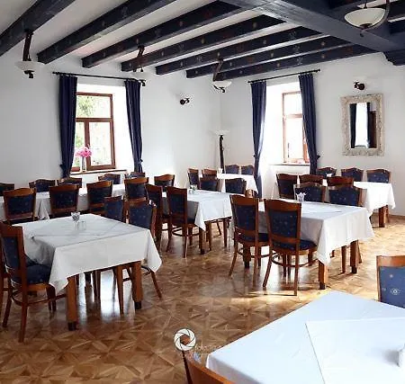 Hotel Zamecky U Rajskych Náchod